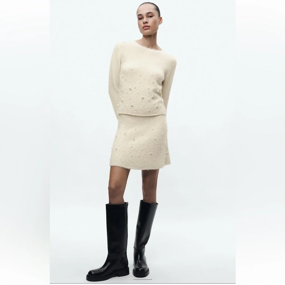 PEARL KNIT MINI SKIRT - Picture 3 of 9